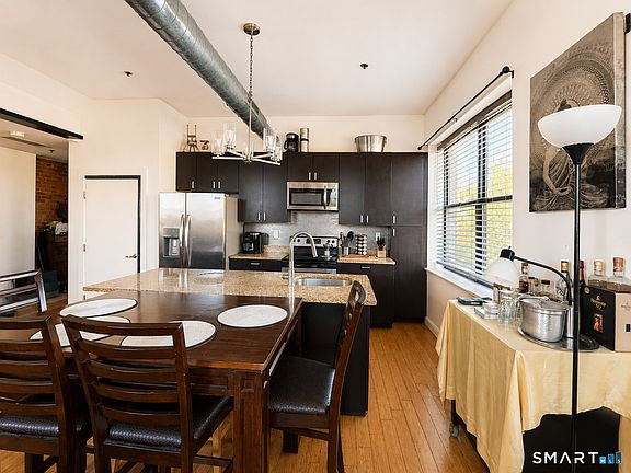 5th image of 881 Lafayette Blvd Unit 4G