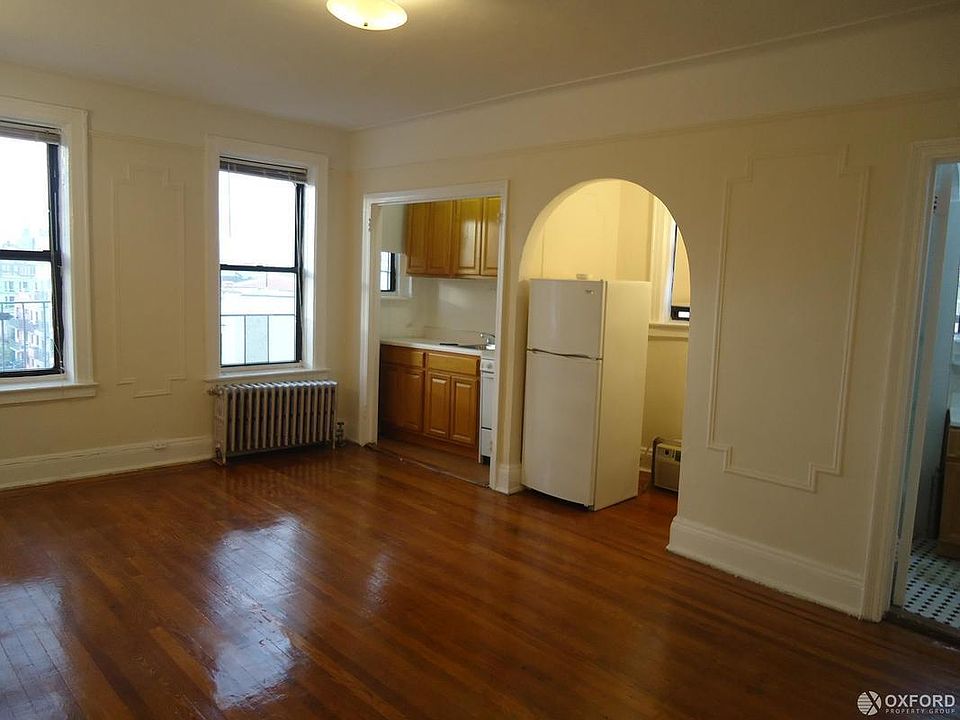 1st image of 3216 Crescent St APT C5
