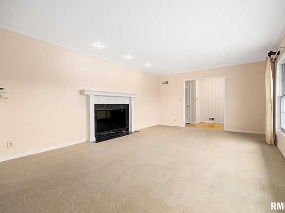 5th image of 205 W Oakridge Ave