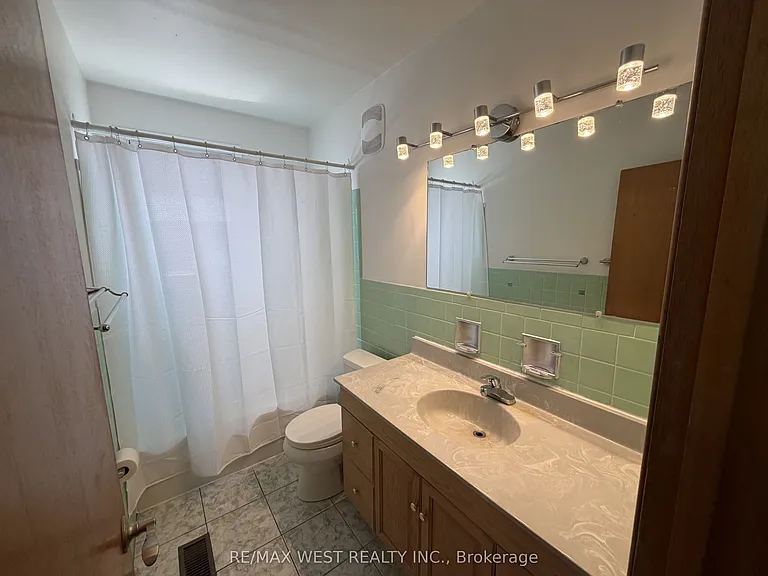 78 Millicent St #UPPER — Photo 7