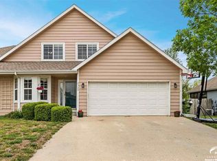 2320 E 27th Ter, Lawrence, KS 66046