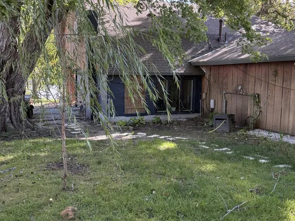 54 Kuester Lk, Grand Island, NE 68801