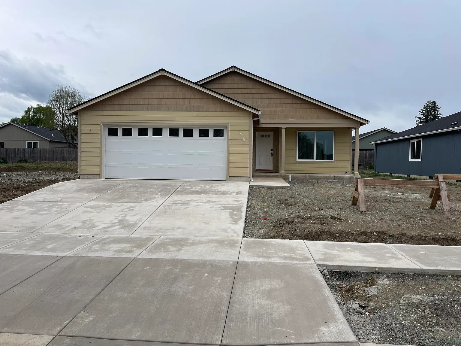 2473 Brady Way photo 1