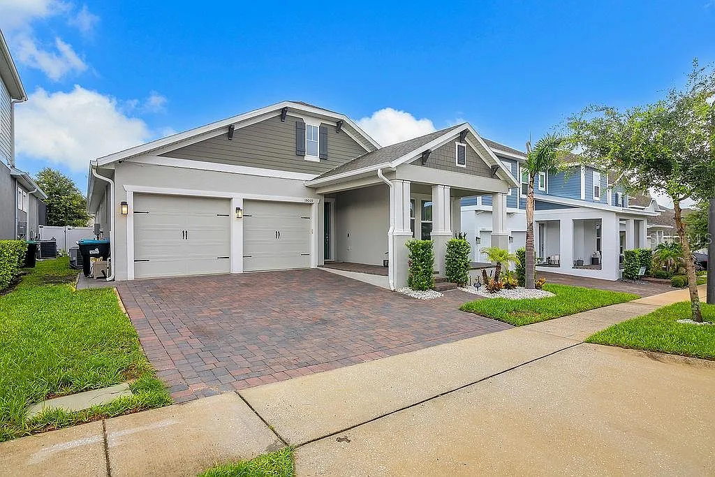 3 bed, 2.5 bath, 2116 sqft, $4,500 — Photo 2