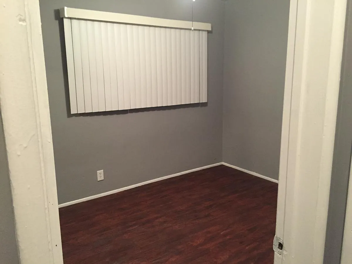 321 La Paloma St — Photo 2