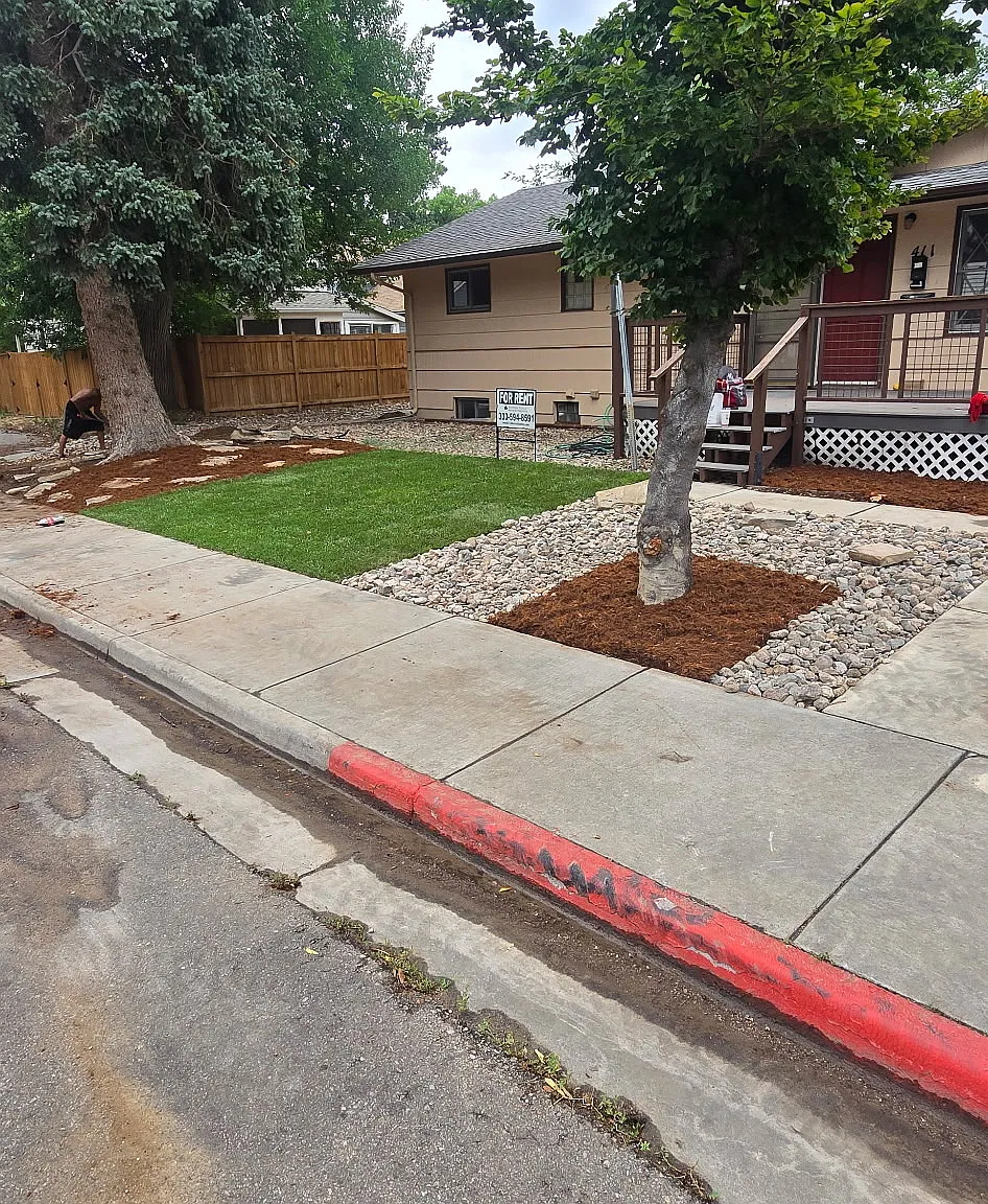 411 W Myrtle St — Photo 2