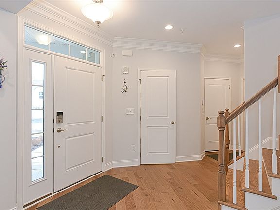 5th image of 18 Hattie Ln #18
