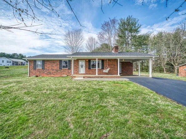 1320 Lakeview Rd, Livingston, TN 38570