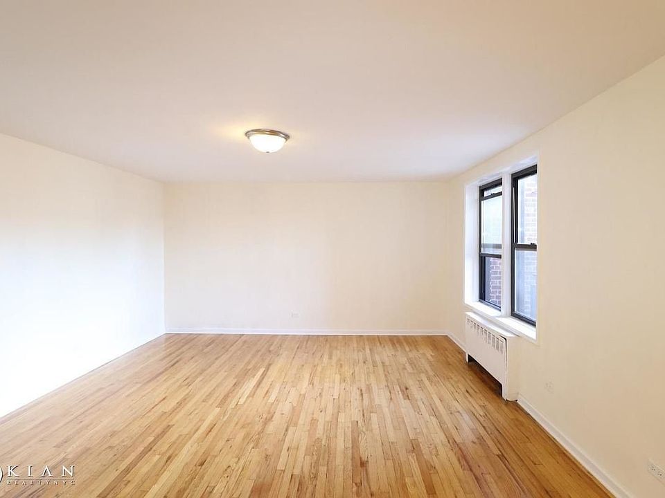 1st image of 14345 Sanford Ave APT 406