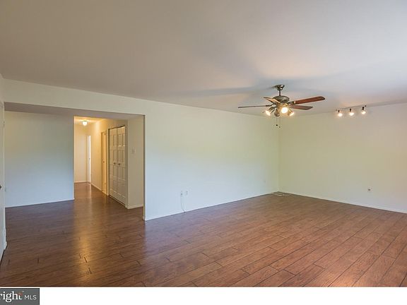 5th image of 15 Cavendish Dr #15