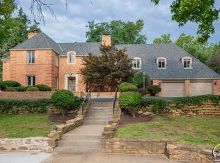 1533 SW Stratford Rd, Topeka, KS 66604