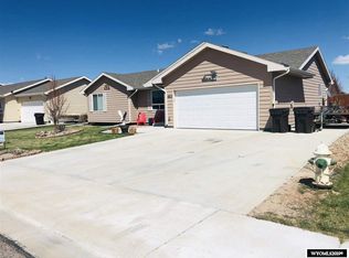 663 Arrowhead Trl, Evansville, WY 82636