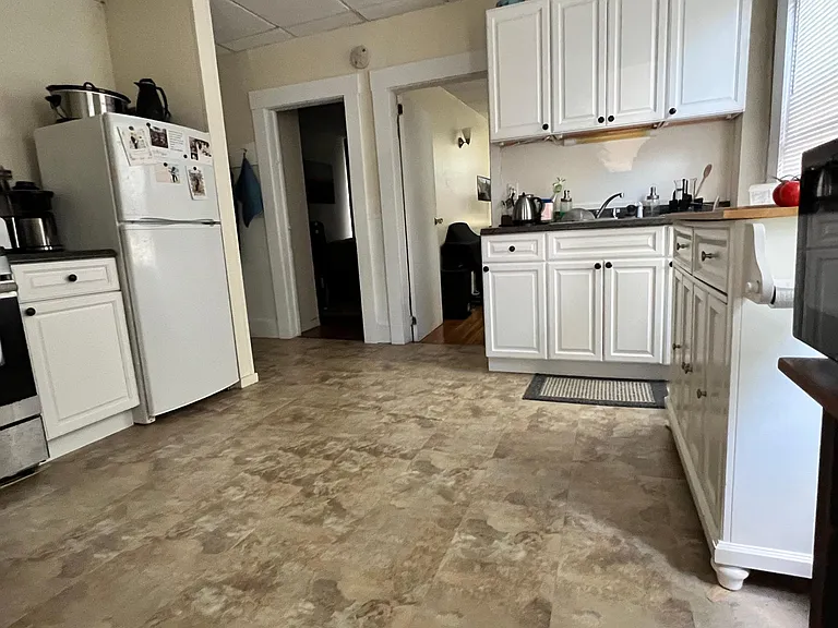 140 Hampshire St #1 — Photo 8
