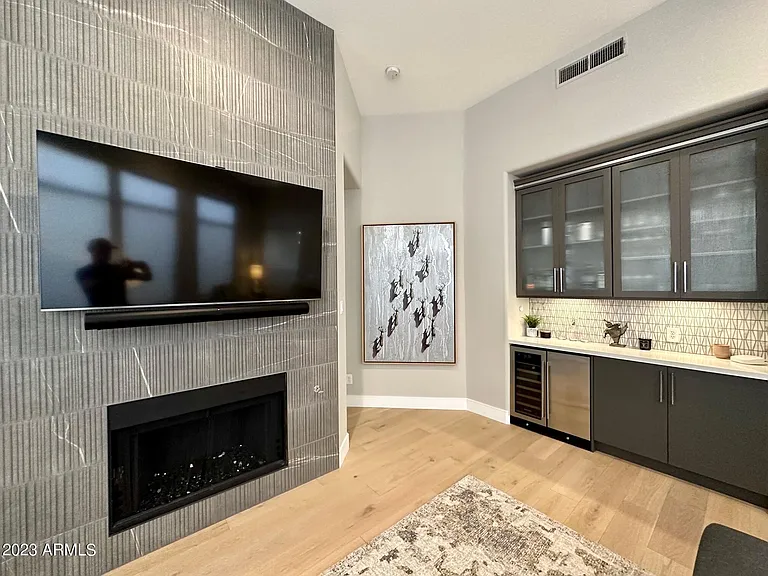 7305 E Del Acero Dr — Photo 8