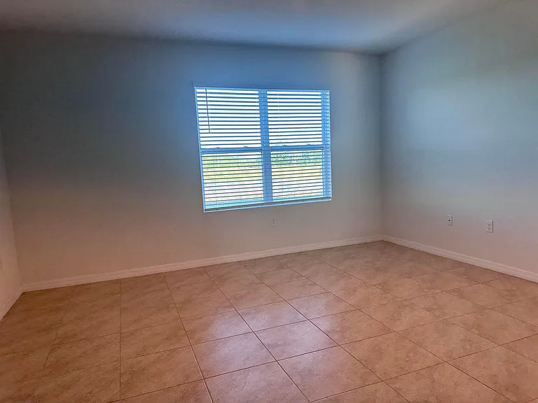 1689 Bay Breeze Dr — Photo 4