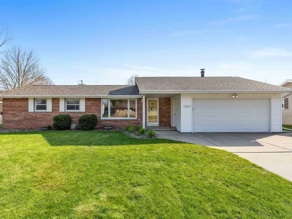 1517 Lindale Ln, Green Bay, WI 54313