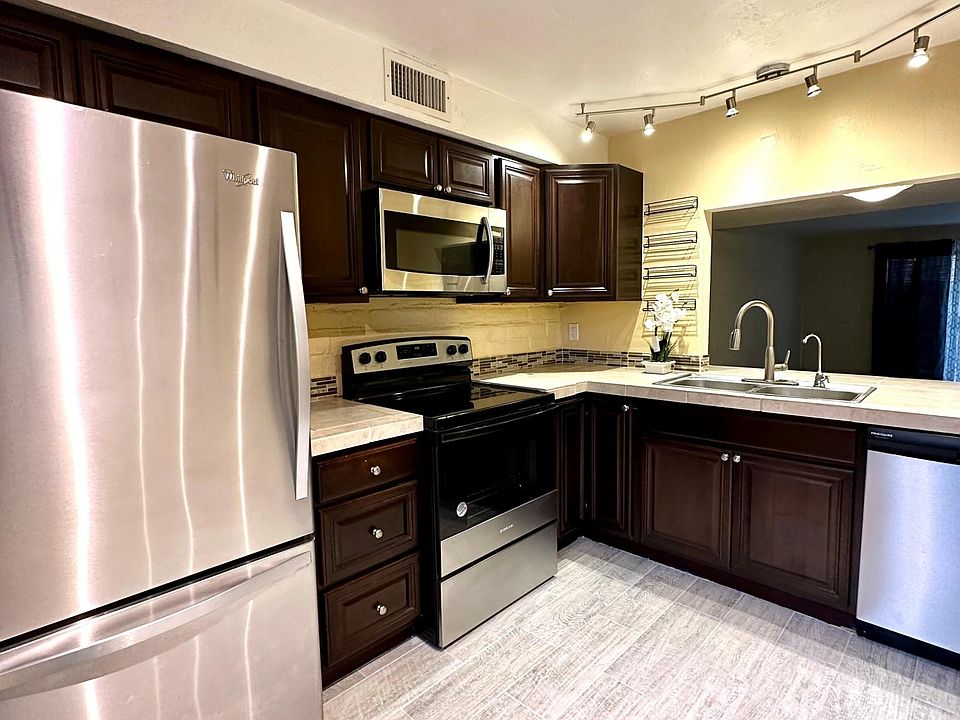 1st image of 2875 N Tucson Blvd APT 9