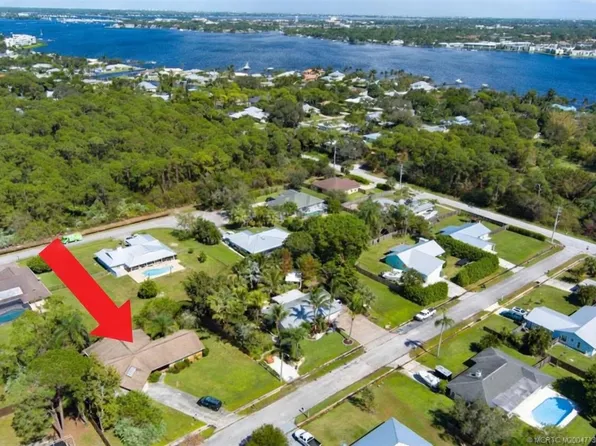 1321 SW Nikoma Street, Palm City, FL 34990