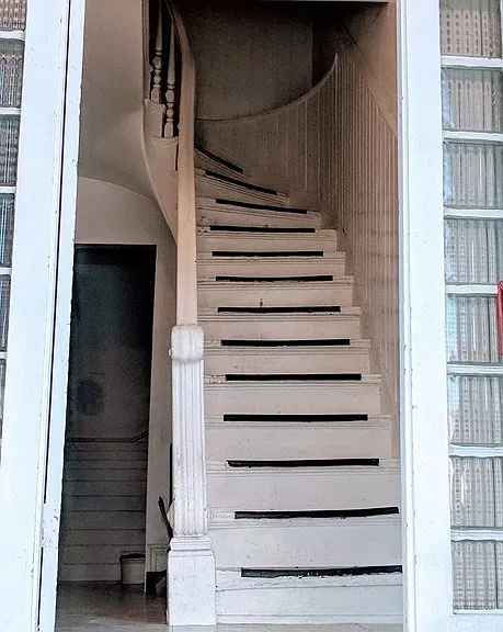 80 Havre St #2 — Photo 2