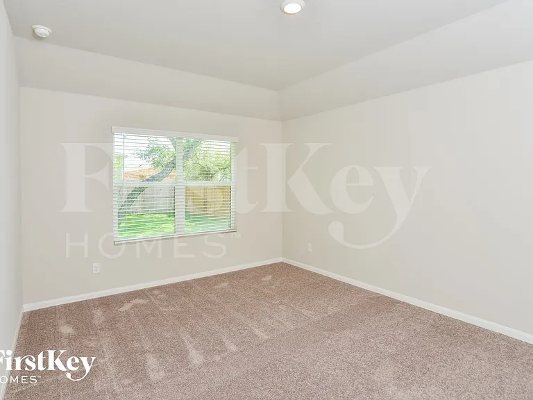 15015 Maskette Ave — Photo 7
