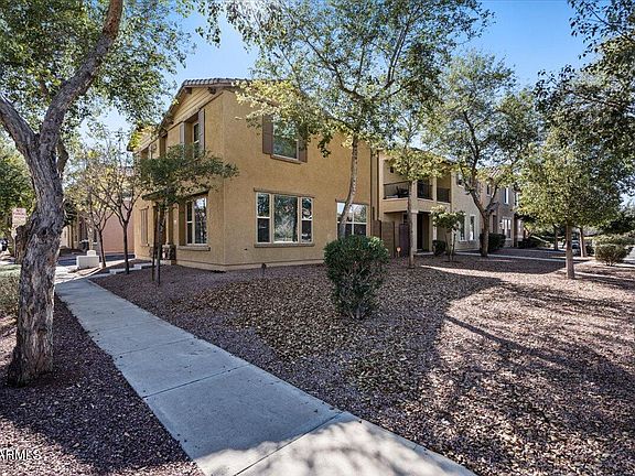 3rd image of 1360 S Ponderosa Drive