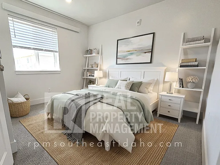 3654 E Gample Ave — Photo 2