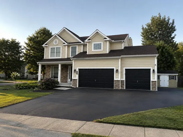 1977 Twin Flower Cir, Grove City, OH 43123