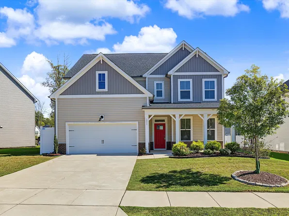 1511 Woodland Knoll Ct, Fuquay Varina, NC 27526