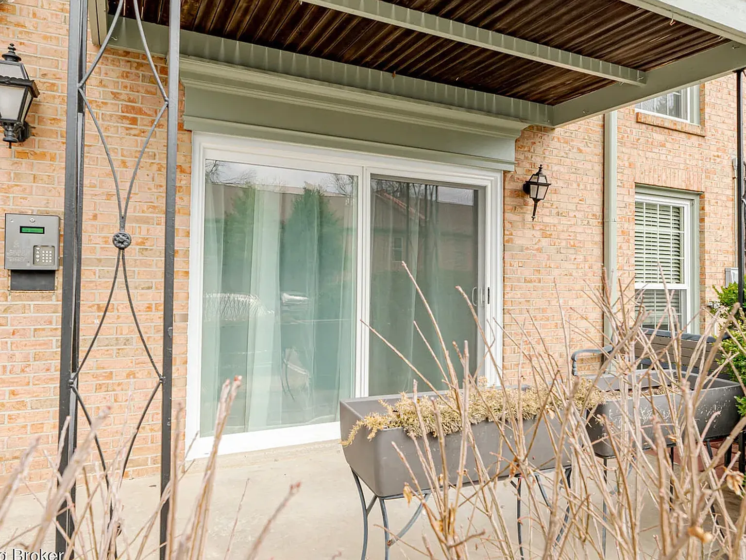 2 bed, 1109 sqft, $1,585 — Photo 2