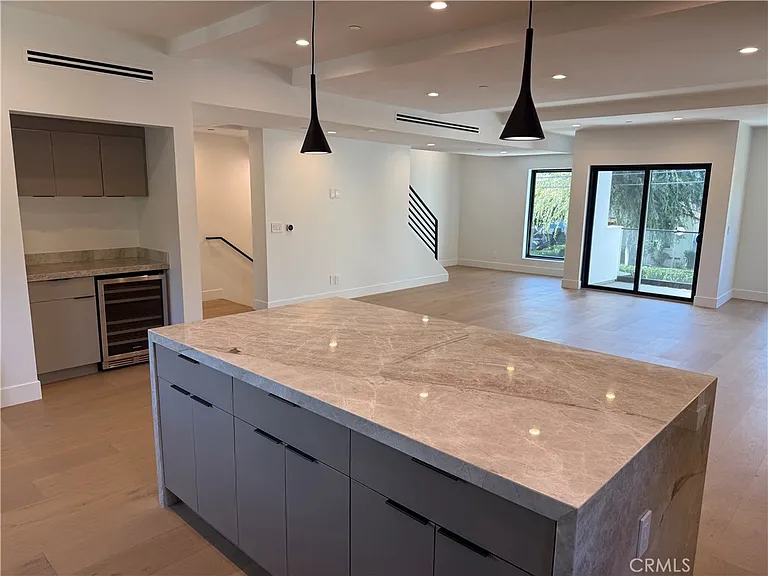 12816 Bloomfield St — Photo 5