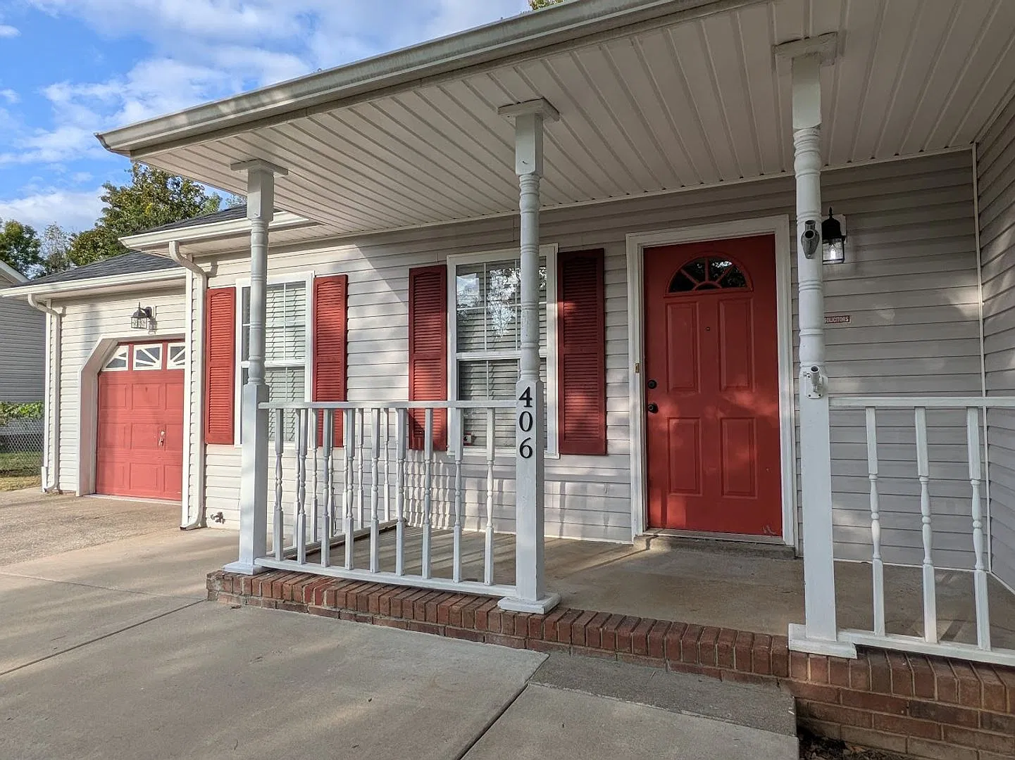406 Kelsey Dr — Photo 2