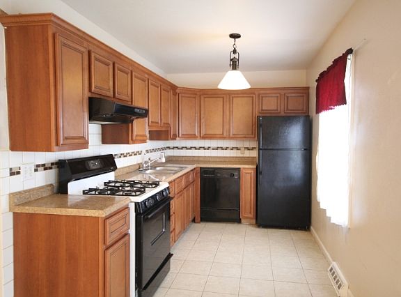 5th image of 1111 Dauphine Ln