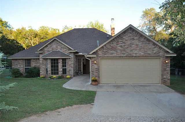 Home for Sale in Edmond, Oklahoma $259,900
