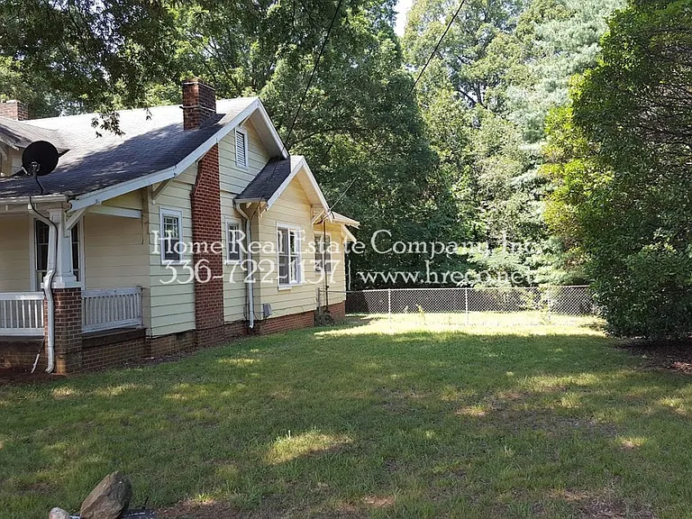 1346 Westbrook Plaza Dr — Photo 4
