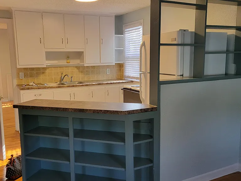 2022 S Hedges Ave #B — Photo 7