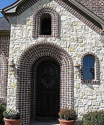 2nd image of 323 Mockingbird Hill Ln