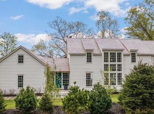 25 Golf Course Rd, Craryville, NY 12521