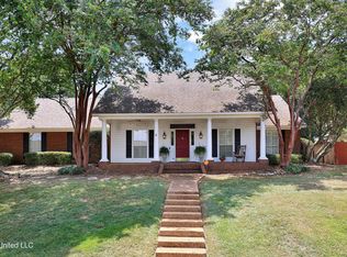 528 Lake Pointe Ln, Madison, MS 39110