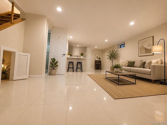 3rd image of 14743 24th Avenue