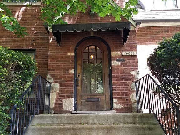 2nd image of 10021 S Hoyne Ave