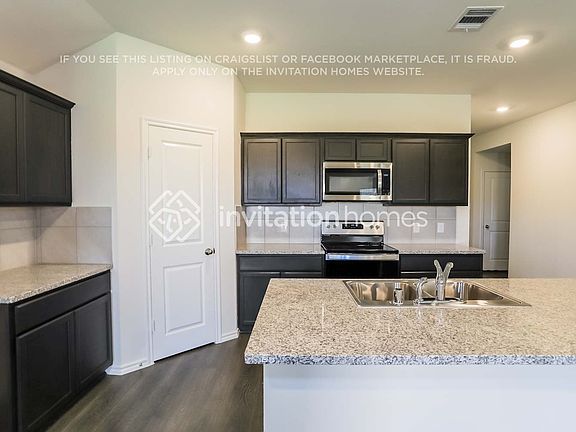 4th image of 3009 Goodrich St