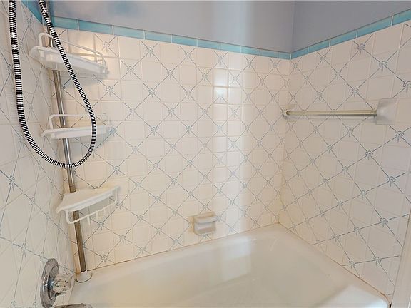 5th image of 19153 Shoreline Way