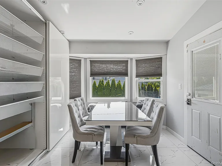 31 Sutton Hill Ln — Photo 11