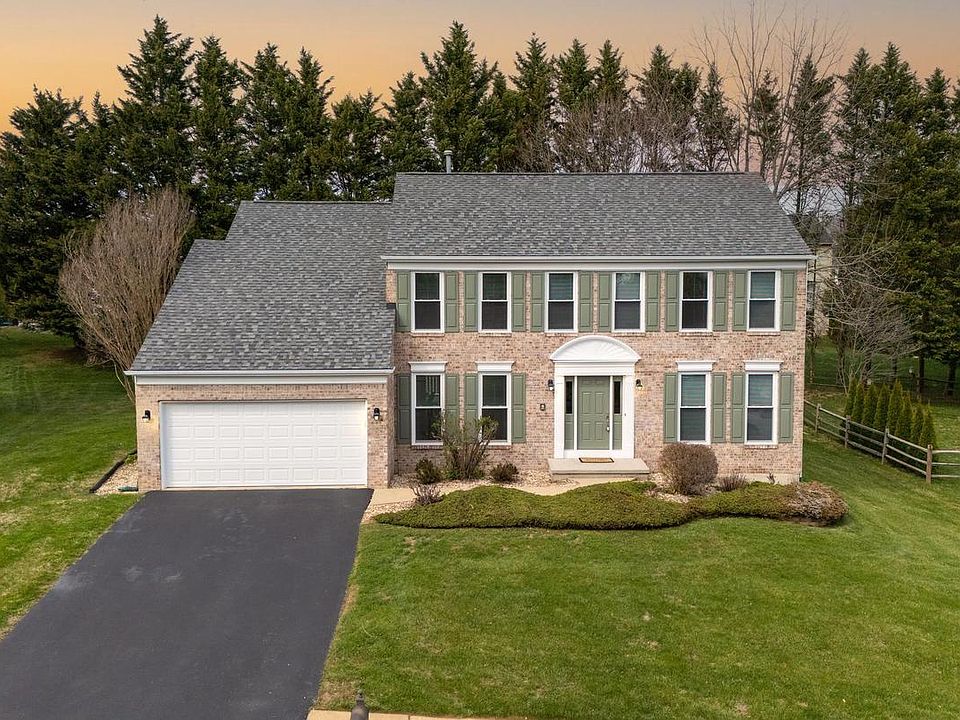 1st image of 33 Hummingbird Ln