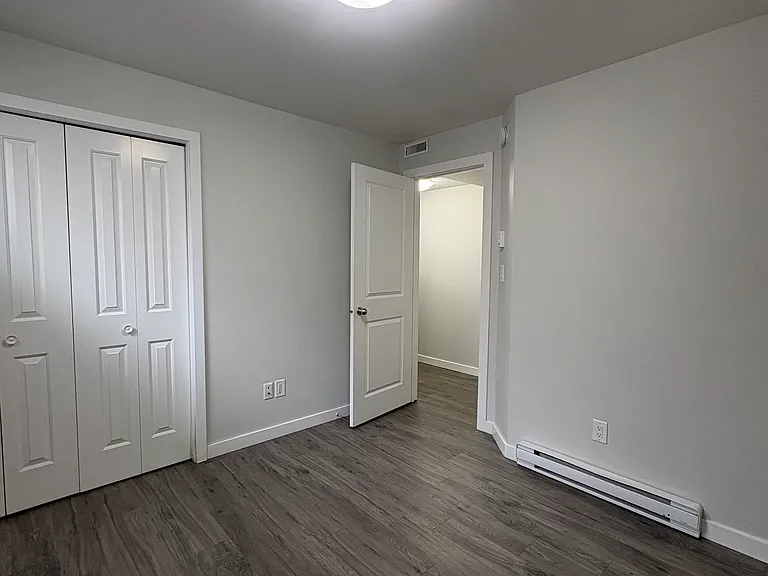 1530 Logan Ave — Photo 10