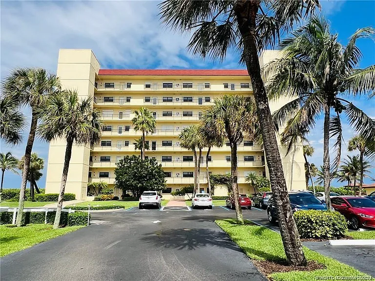 7430 S Ocean Dr — Photo 2