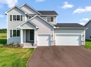 1551 Creekwood Dr, New Richmond, WI 54017
