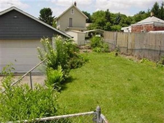 4th image of 590 Van Everett Ave