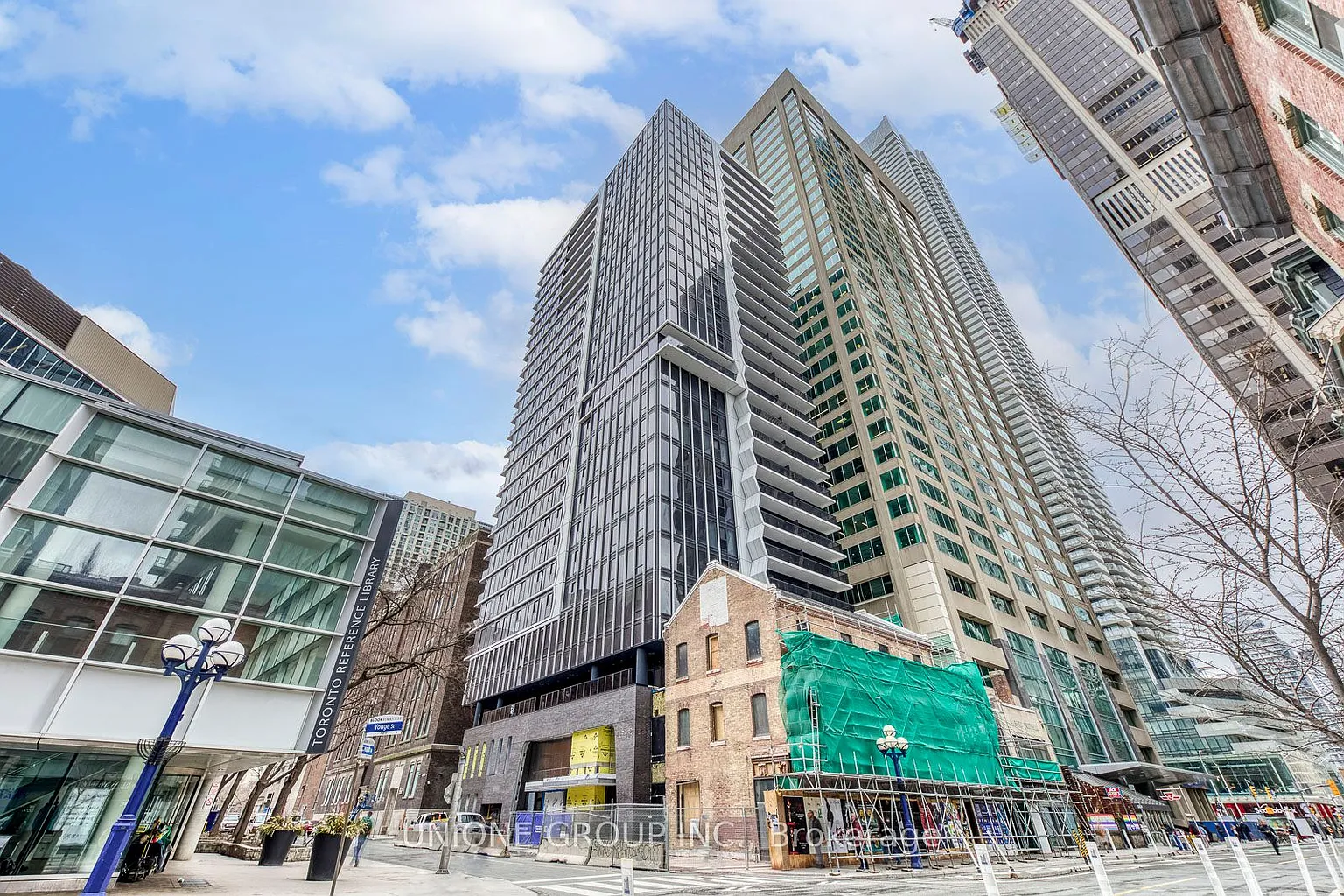771 Yonge St #2002 photo 1