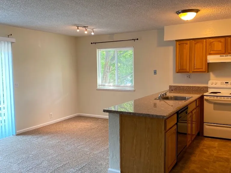 331 J Street — Photo 3